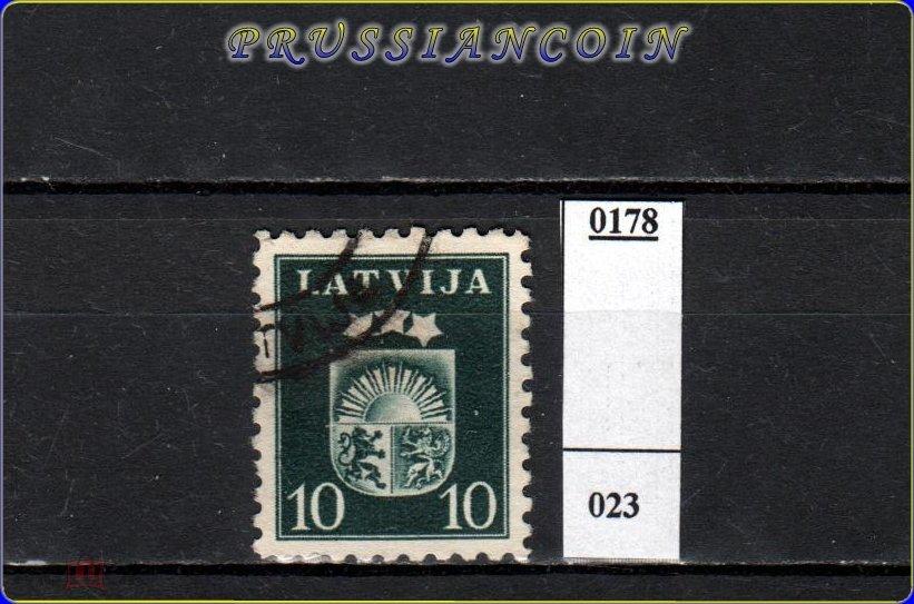Латвия 1940  Mi 286 н.с.  10s  стандарт, герб