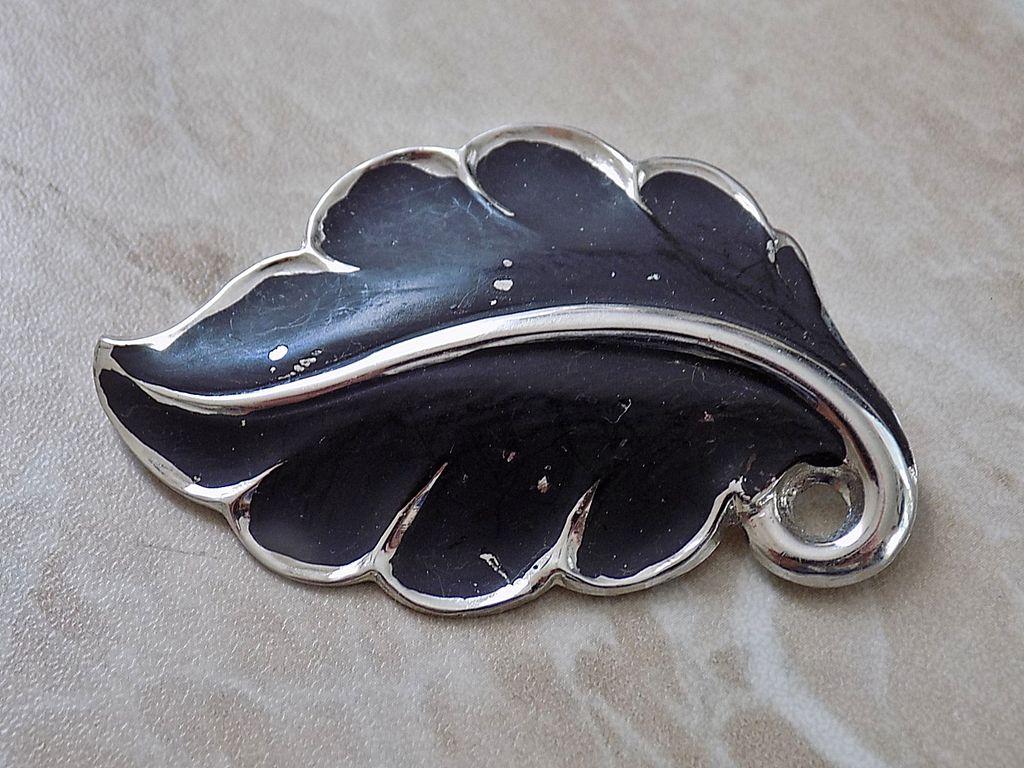 Винтажная брошь из Англии "Лист"