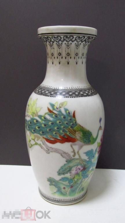 ВАЗА ПАВЛИН. КИТАЙ. ВОСТОК. ОЧЕНЬ КРАСИВАЯ! ИНТЕРЬЕРНАЯ ! Высота 20,5 см. 