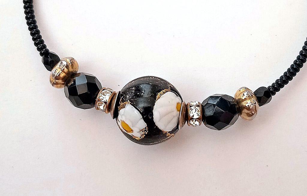 Изяшный пружинный бисерный браслетик с Художественной бусиной!