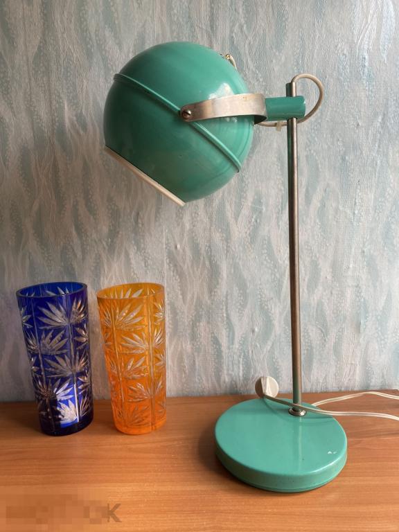 Советская Настольная лампа. Светильник СССР в рабочем состоянии. 