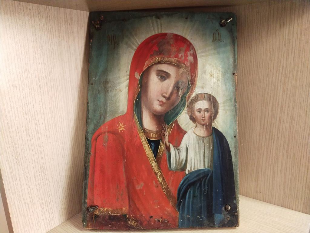 Икона " Казанская  Божья Матерь ". Конец 19-го, начало 20 - го века.