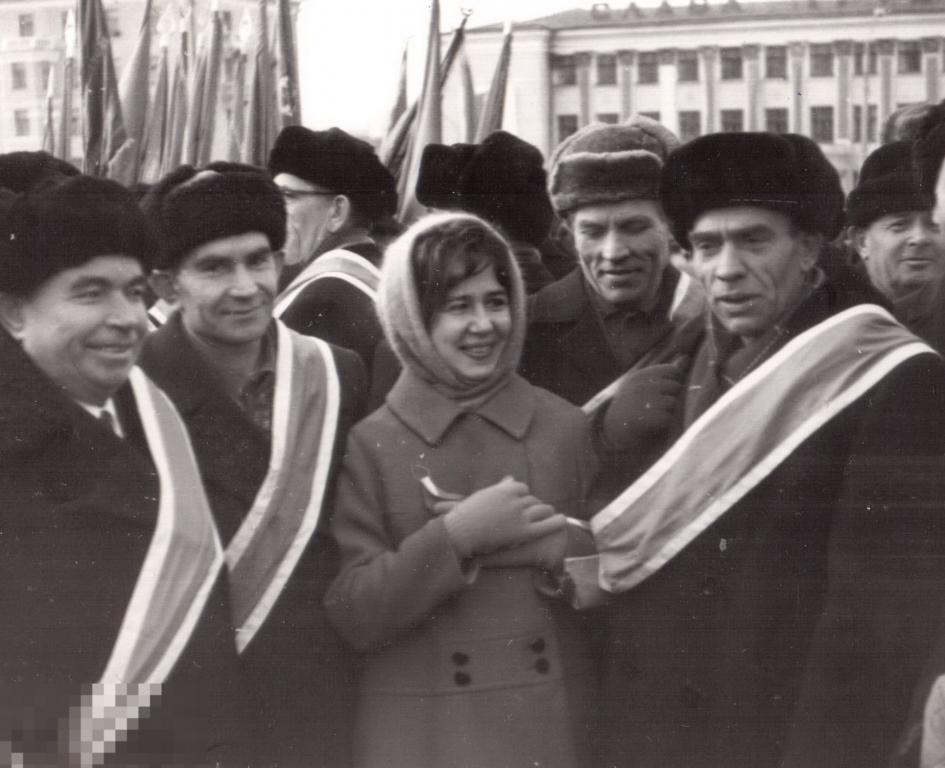 064 .ЛЕНТА ЧЕРЕЗ ПЛЕЧО. Знаменная группа. Винтаж СССР 