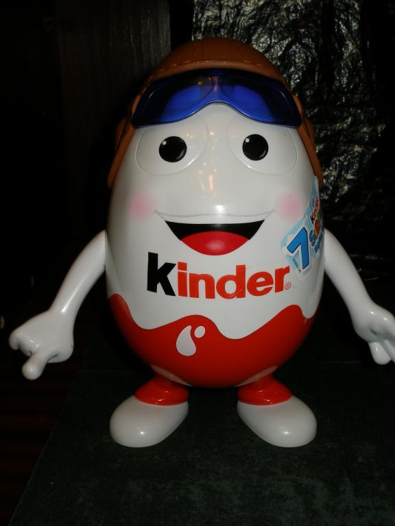 Яйцо  Kinder Surprise без наполнения.Пилот.