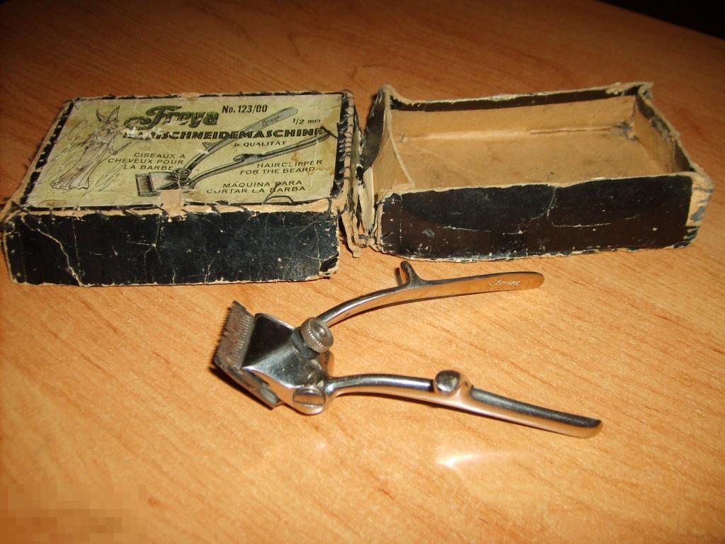 08 .Старинная ручная машинка для  стрижки волос FREYA 