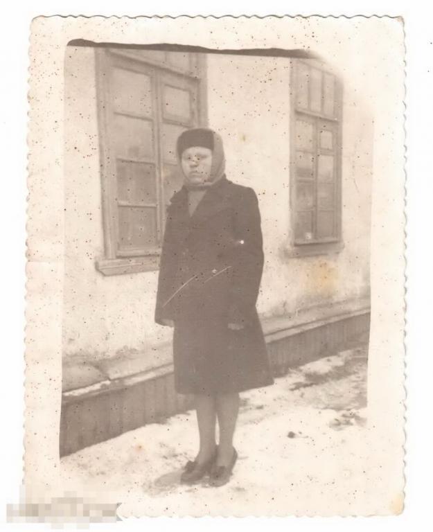 066 .Старое фото, молодая девушка, ремесленное училище, Барнаул. 1950 год, 8,5х11,3 