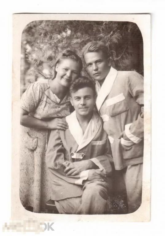 011 .Старое фото, РККА, раненые в госпитале, подпись,  Ташкент, 1944 год, 5,5х8 