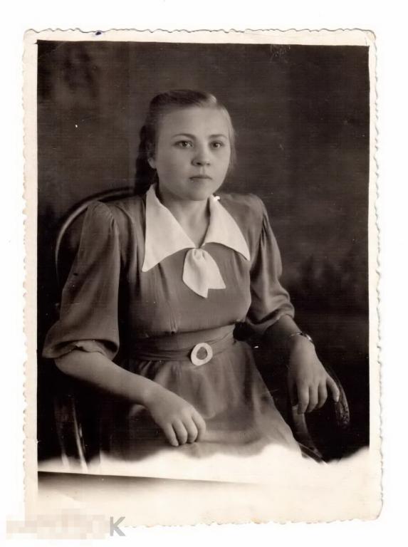 065 .Старое фото, молодая симпатичная девушка, Барнаул. 1954 год, 8,3х11,5 