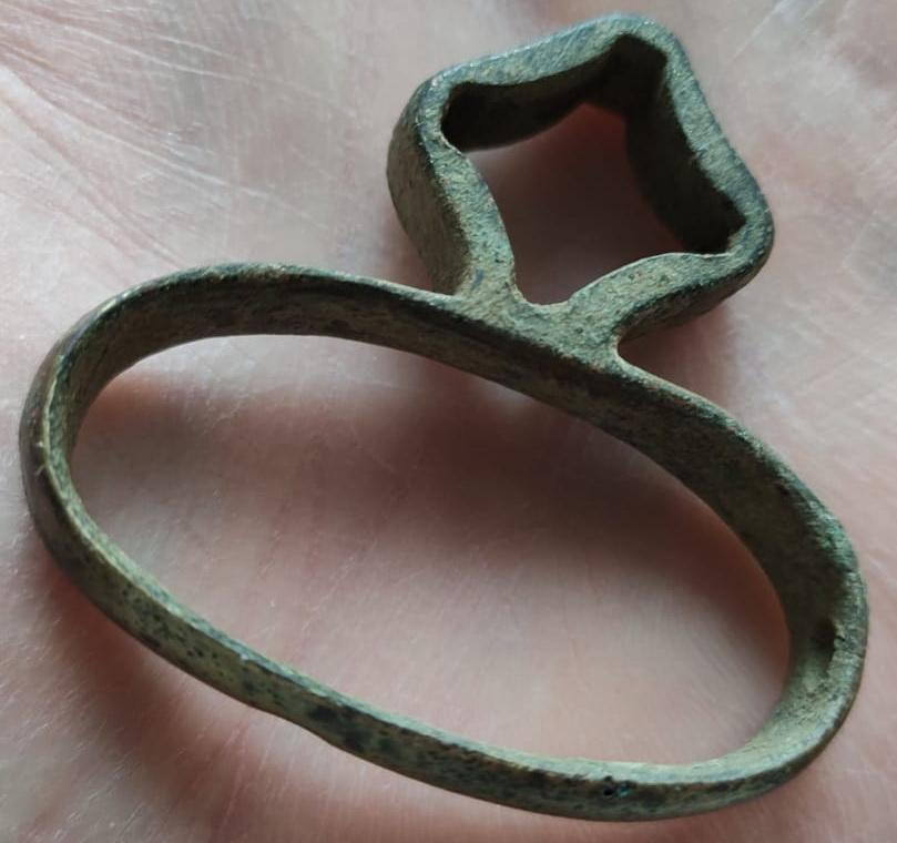 прибор на саблю ,устье