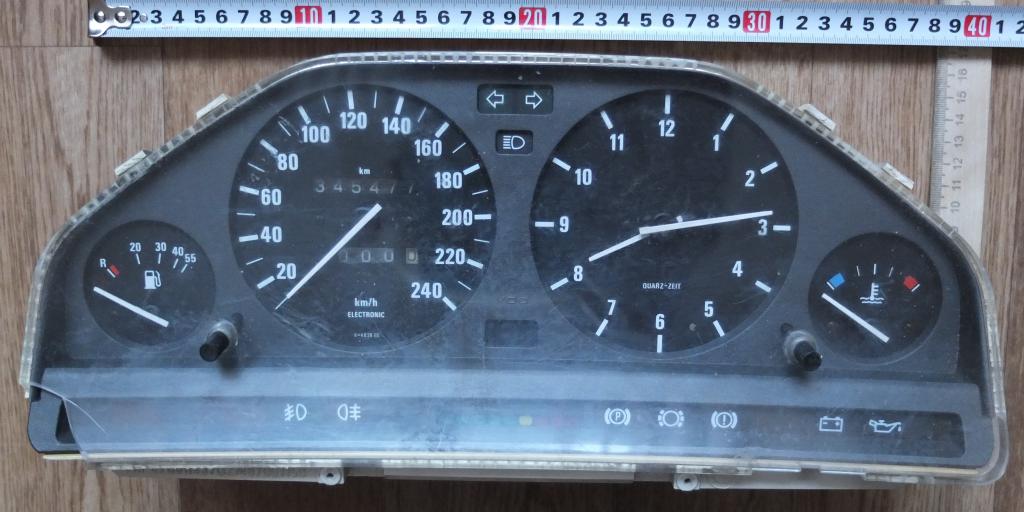 приборная доска немецкого  автомобиля BMW