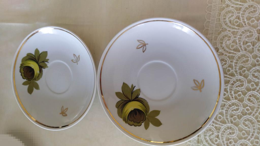 БЛЮДЦЕ ,ПОЛТАВСКИЙ ФАРФОРОВЫЙ ЗАВОД .позолота. 