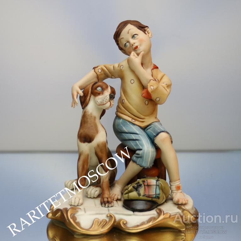 Мальчик собака фарфор золото Каподимонте Capodimonte Volta Италия 18