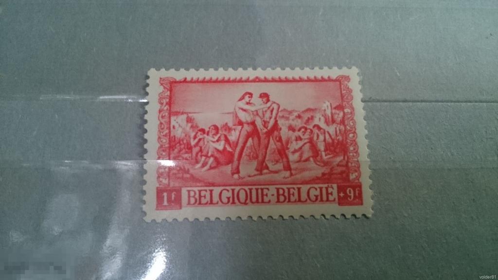 128. Бельгия. 1945 год. Оригинальный клей. 