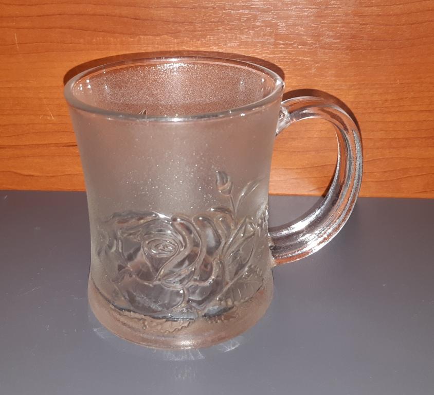 Кружка Роза. Матовое стекло. СССР. 20 век. Художественное литьё.