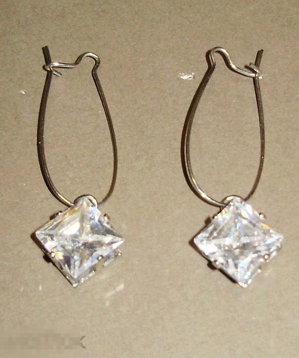 Серьги  Длина 4.5 см 