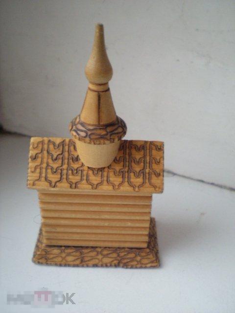 Сувенир из СССР  церковь , дерево 