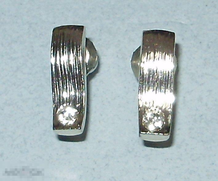 Серьги     Длина 1.5 см тк 