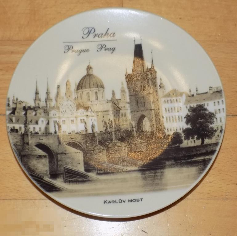 Чехия ПРАГА КАРЛОВ МОСТ  Настенная фарфоровая тарелка Диаметр 15 см 