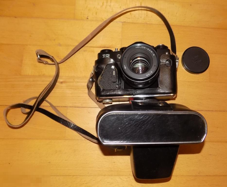 Фотоаппарат Зенит 12 + Гелиос-44М-4 исправен 