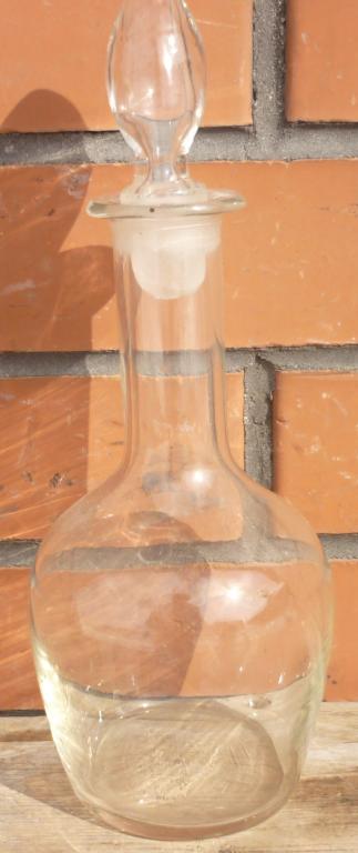 Графин Стекло СССР Высота 20 см без пробки.Вес 0,402 кг.