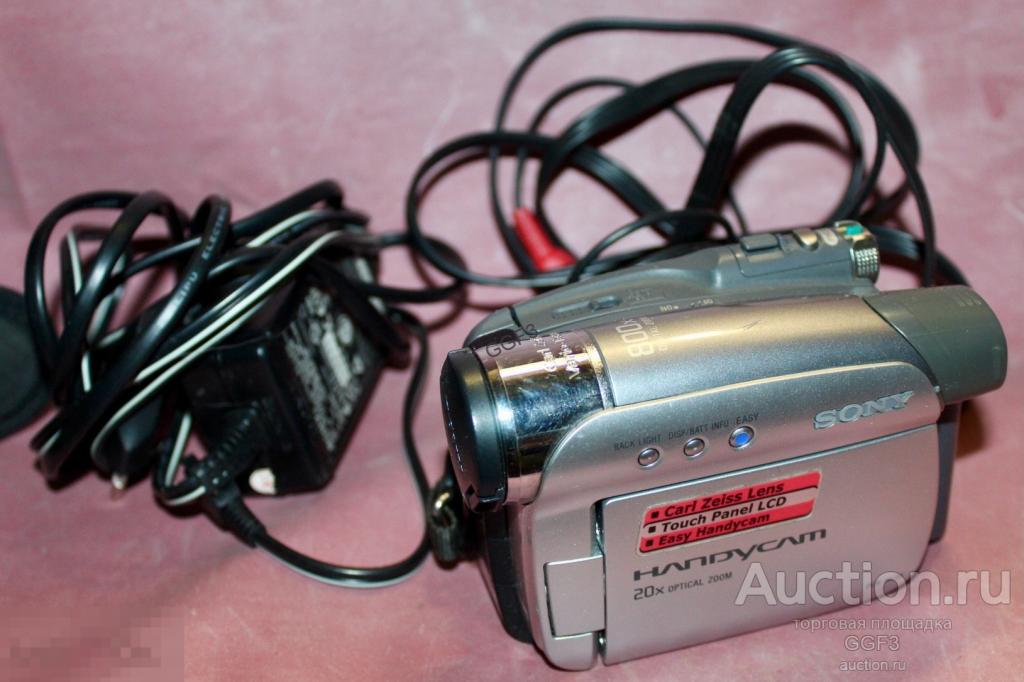 Видеокамера Vintage Sony Handycam DCR-HC26E.