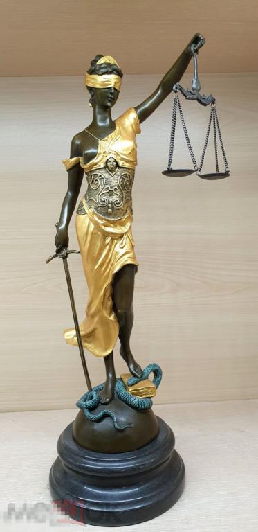 Фемида - богиня правосудия 438 золотая. Юстиция. Бронза. Статуэтка.