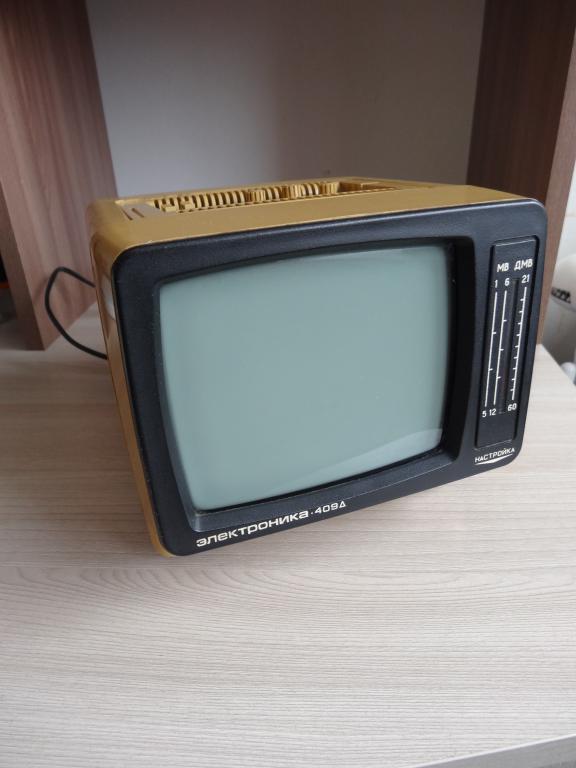 Телевизор переносной портативный Электроника 409Д СССР — покупайте на ...