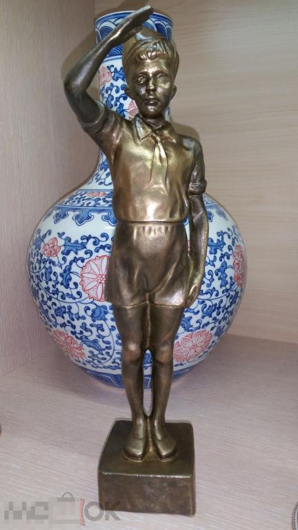 Пионер салютует. Школа. Пионерия. Дети. Бронза, Касли. Статуэтка. СССР. 