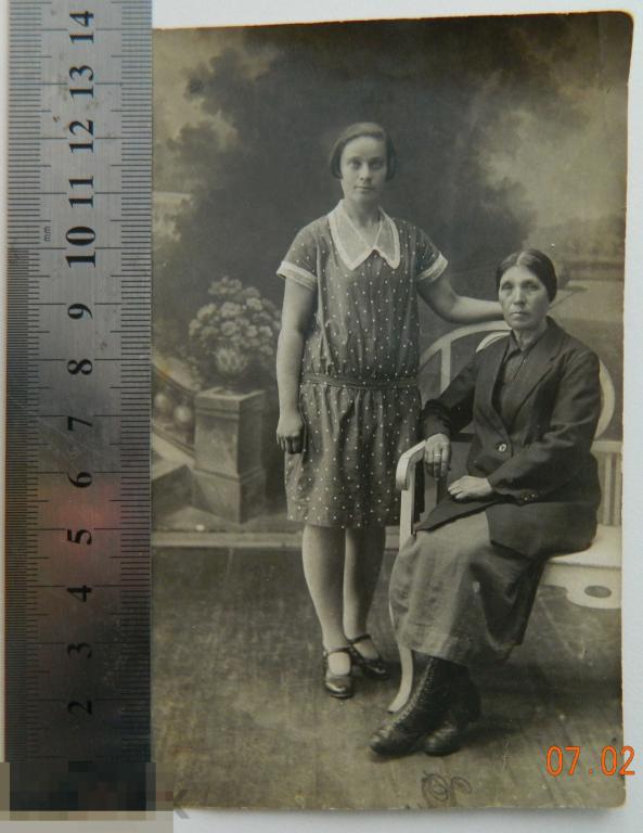 Старые фото - Мама с дочерью 