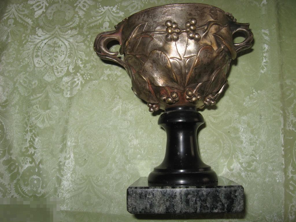 Индийская бронзовая ваза щ. Фарфор с бронзой. Ваза арт. Вазы напольные парные фарфор/бронза. Антикварные вазы на авито.