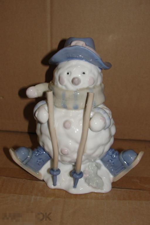 Снеговик. Лыжи. Дети. Статуэтка. Фарфор. Германия. 