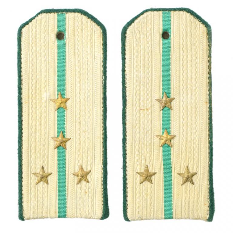 Погоны капитана технической службы ПВ НКВД образца 1943 года (83978)