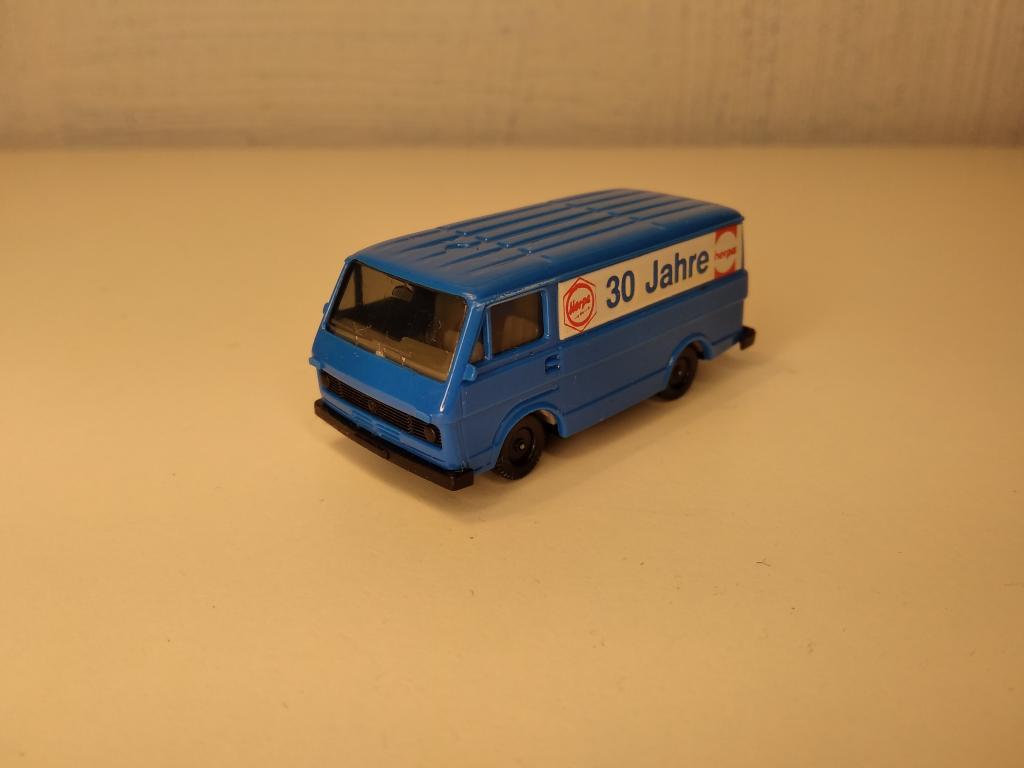 16мм (HO) микроавтобус Volkswagen 30 лет фирме Херпа,Herpa