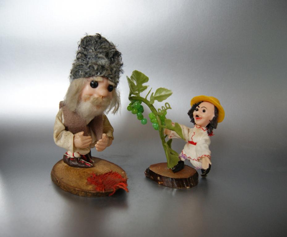 Куклы Гуцулы в национальном костюме, Молдавия СССР.