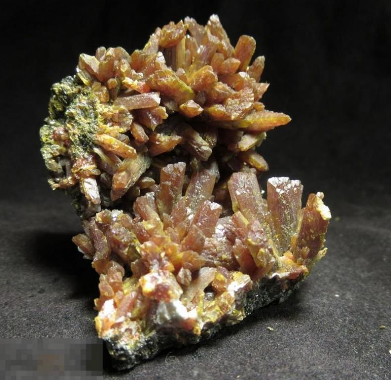 ! Аурипигмент Реальгар 55*44*39мм Jiepaiyu Mine, пр. Хунань, КНP Минерал 0134 