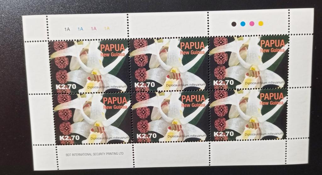 ПАПУА .МАЛЫЙ ЛИСТ.ОРХИДЕИ .Кат.-10 eur /