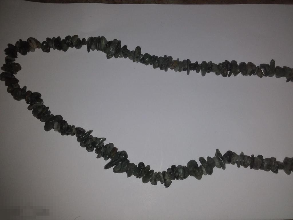 Ожерелье из натурального змеевика новое 