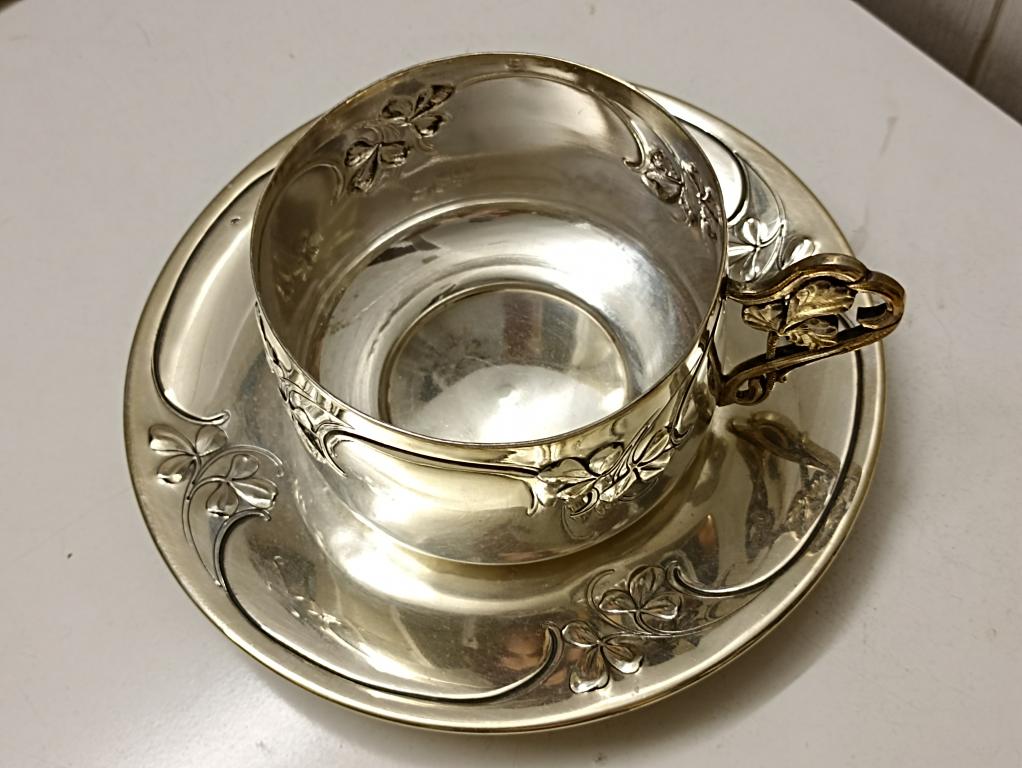 Серебряная французская пара, чашка и блюдце.