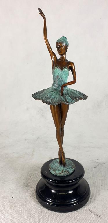 Балерина подняла руку (мал, зелен). Бронза. Статуэтка.