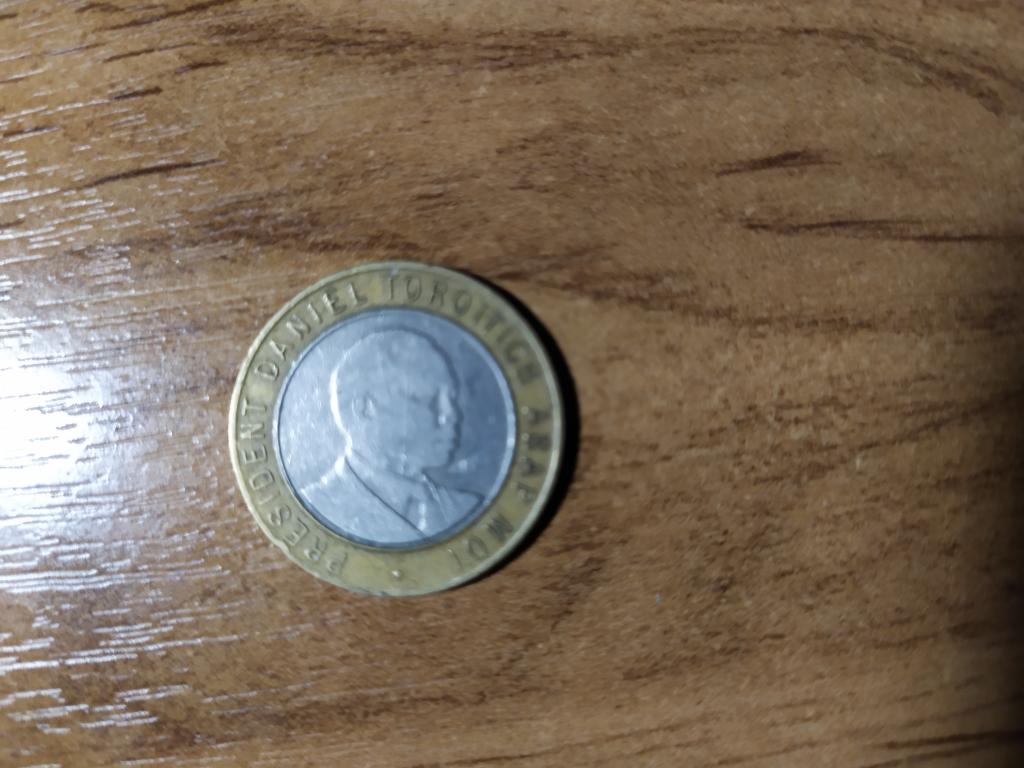 Монеты.Кения.1995.10 шиллинг