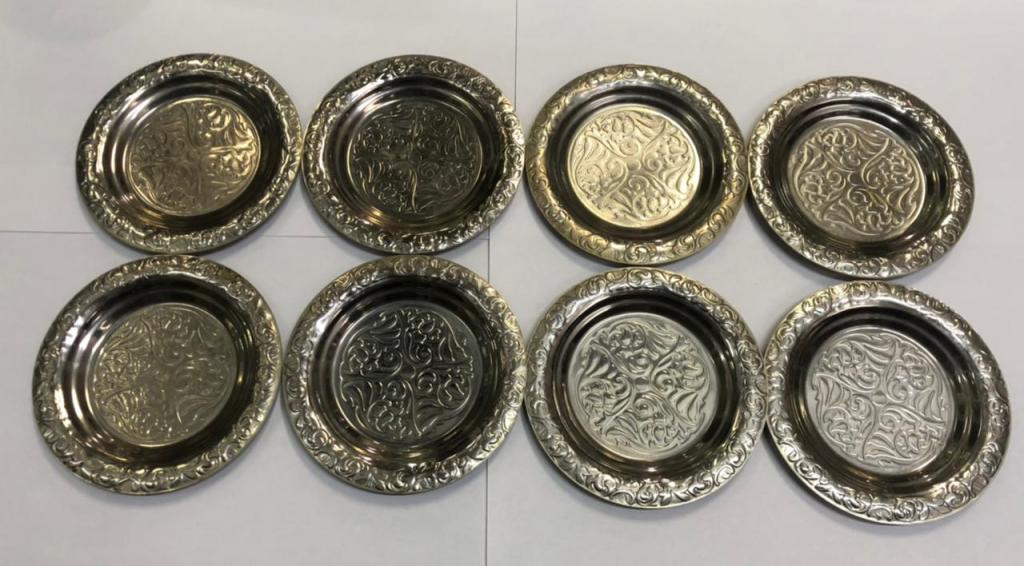 Тарелка подставка металлическая металл с узорами