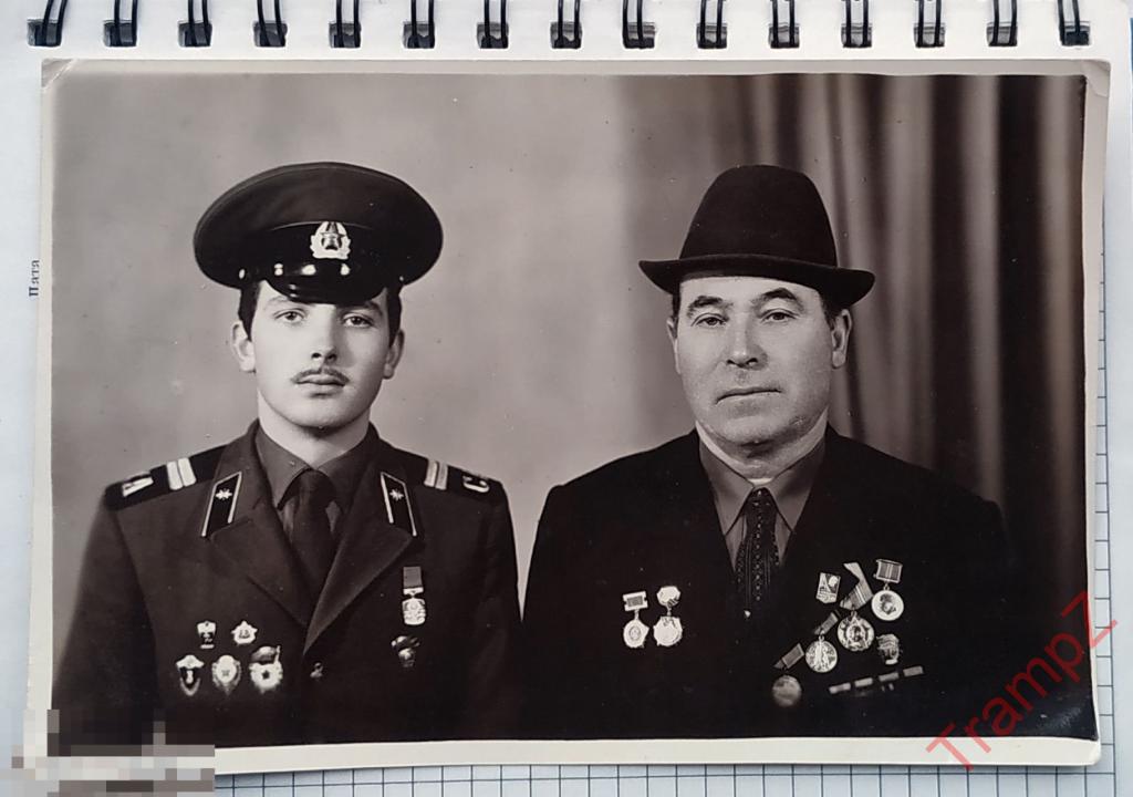 Фотография солдат военнослужащий, младший сержант, отец с сыном, ветеран с наградами #21 