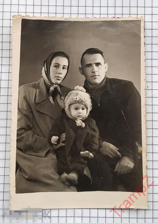 Фотография семья с ребенком. девушка в платке #29 