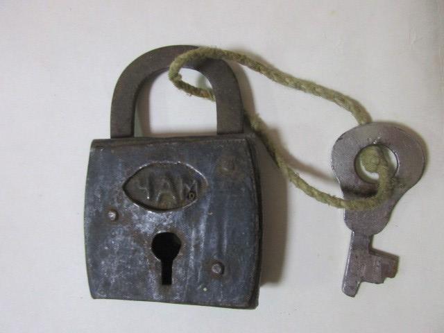 ЗАМОК СТАРИННЫЙ. КЛЕЙМО ЧАМ. РАБОЧИЙ