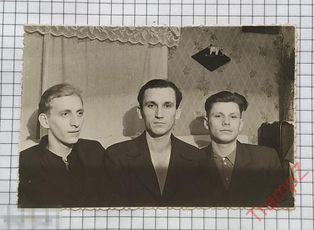 Фотография парни юноши мода одежда прическа. интерьер #27* 