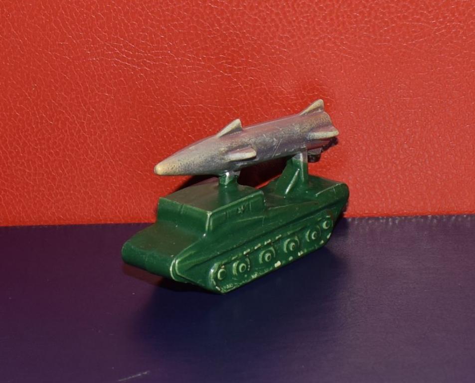 Солдатики СССР из набора Военная техника Ракетная установка №2-Колкий пластик!!!