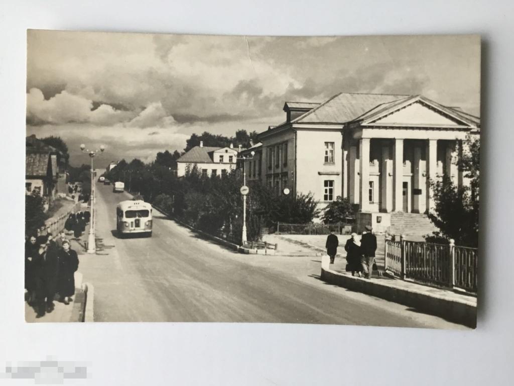 Боровичи. Поликлиника комбината огнеупоров. Ленизокомбинат. Фото Скороспехова. 1963 г. Чистая. 