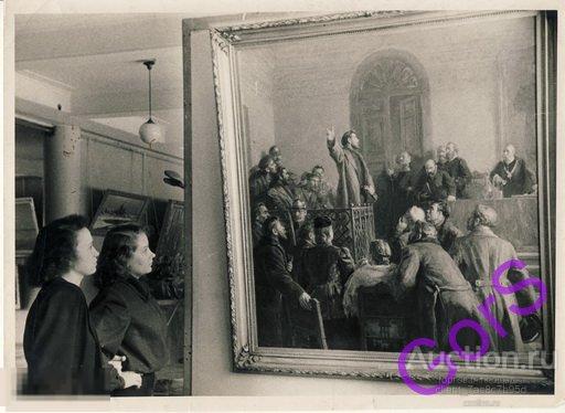 Фотохроника ТАСС.  В художественном музее . (1936г) 