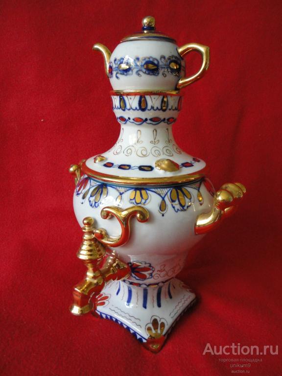 Статуэтка  фарфор  . Самовар  . Гжель.   сост.  люкс
