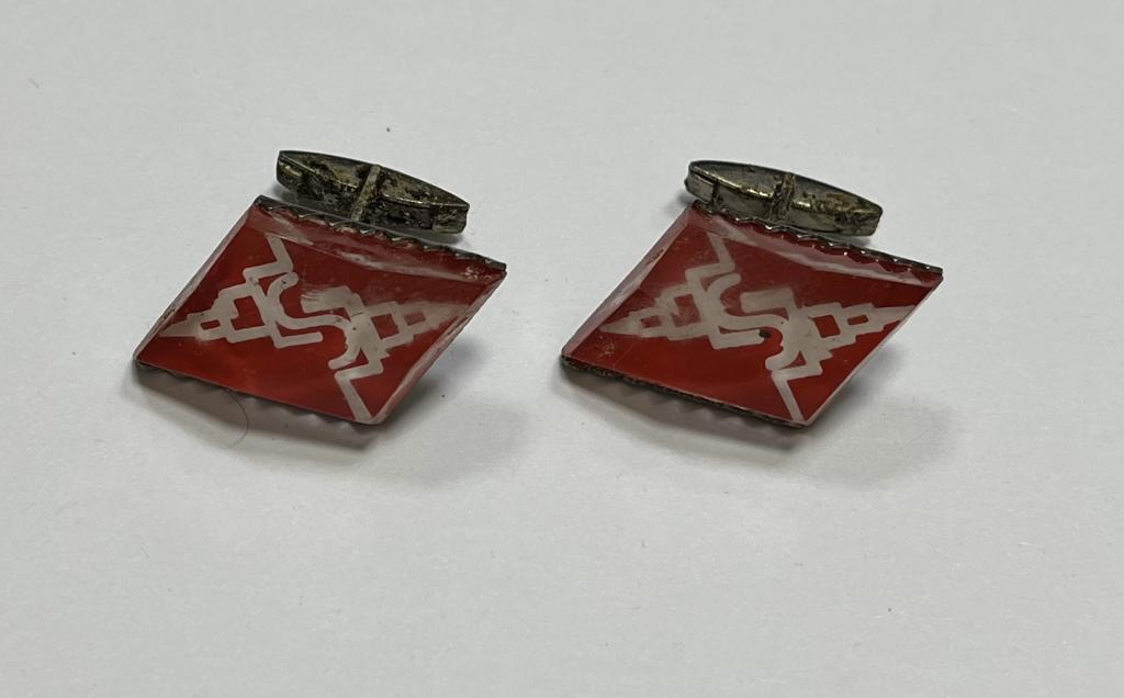 Запонки пара СССР камень бело-красные